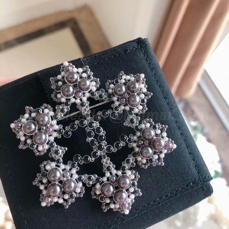 Chanel Brooch 454